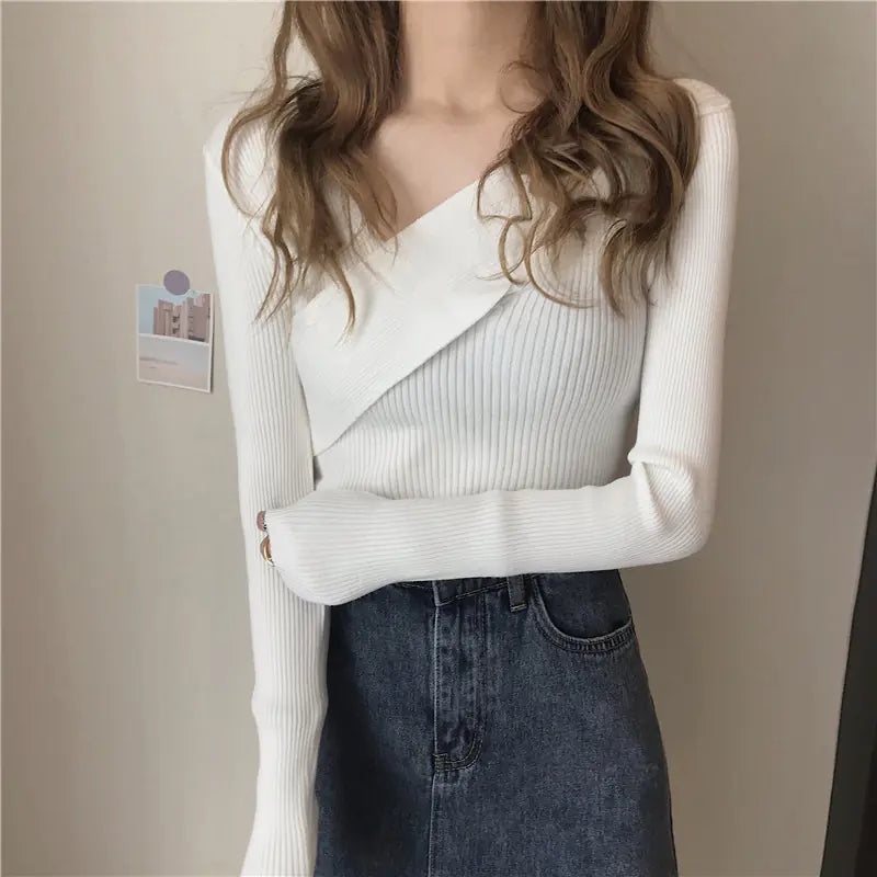 Chic Cross V-Neck Sweater - 2020 Essential