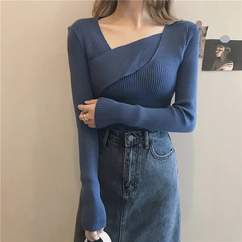 Chic Cross V-Neck Sweater - 2020 Essential