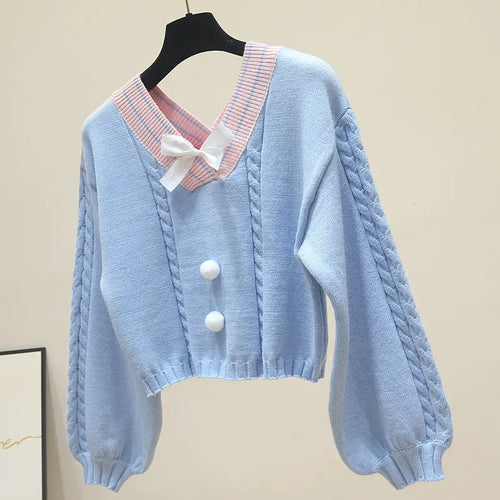 2023 Chic Petite V-Neck Sweater